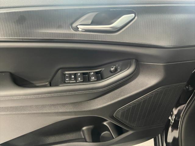 new 2025 Jeep Grand Cherokee car, priced at $40,672