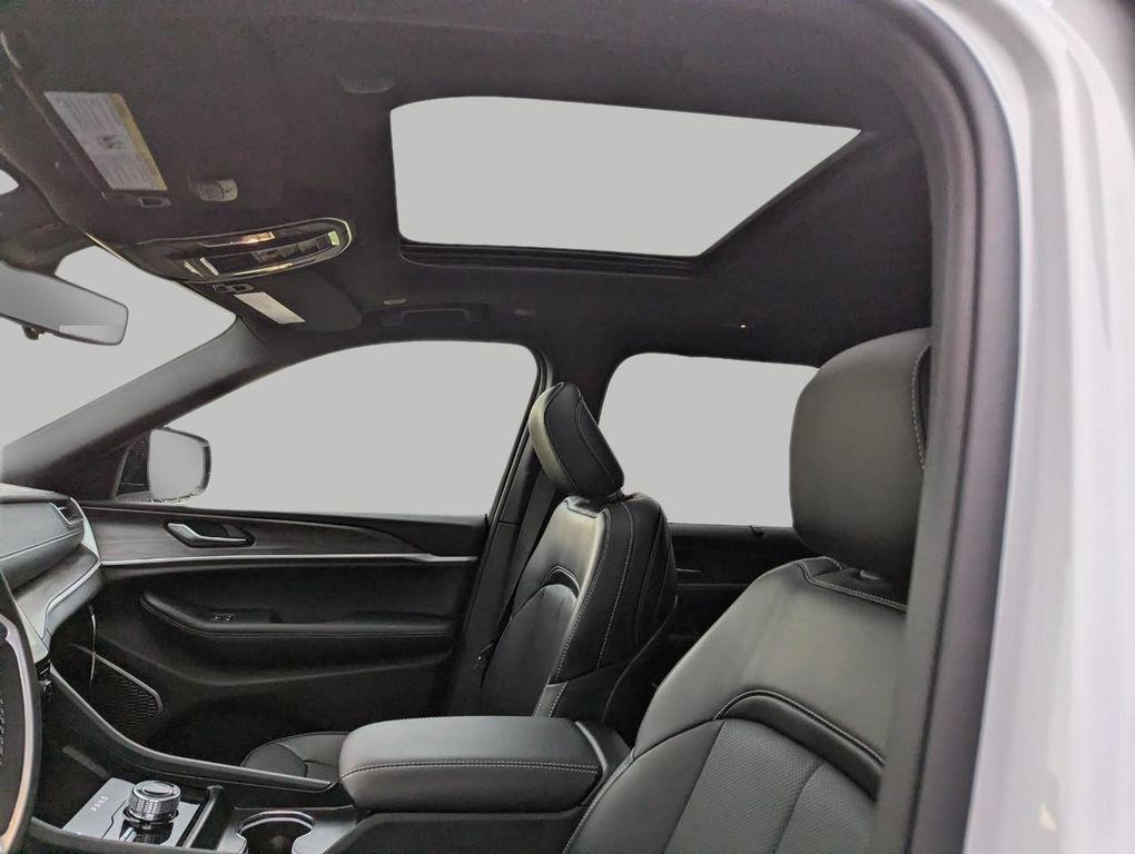 new 2025 Jeep Grand Cherokee L car, priced at $51,142