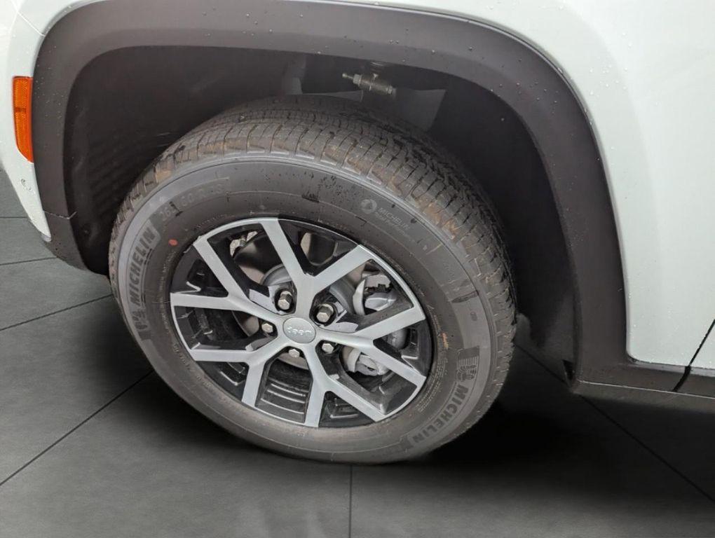 new 2025 Jeep Grand Cherokee L car, priced at $51,142