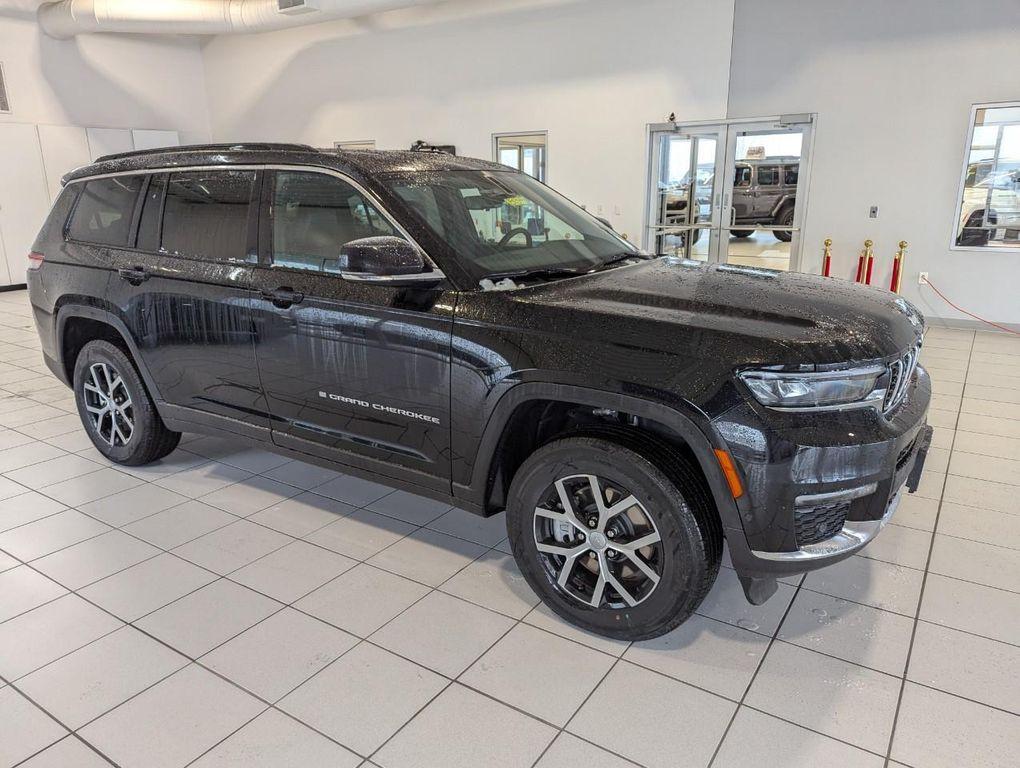 new 2025 Jeep Grand Cherokee L car, priced at $51,681
