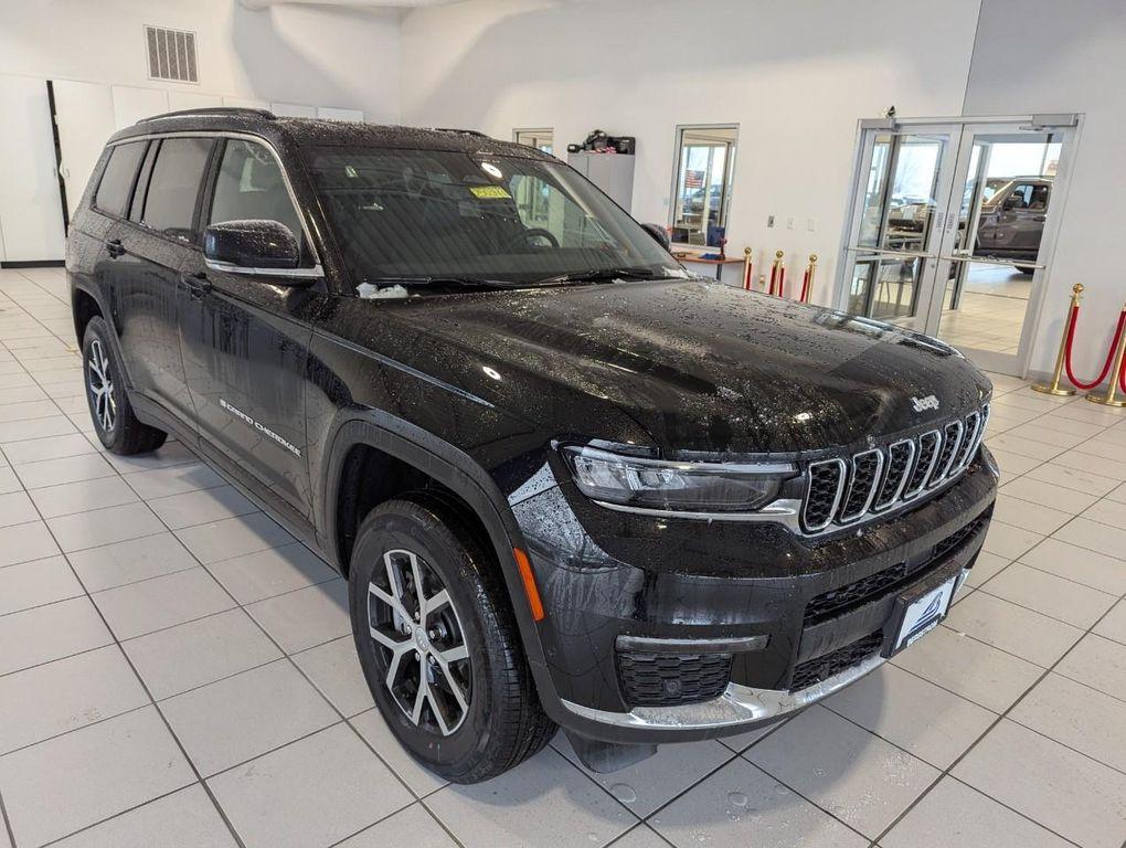 new 2025 Jeep Grand Cherokee L car, priced at $51,681