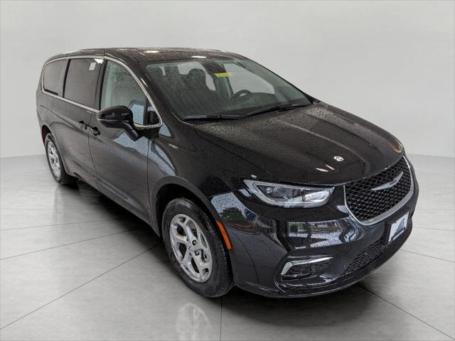 new 2024 Chrysler Pacifica car, priced at $54,912