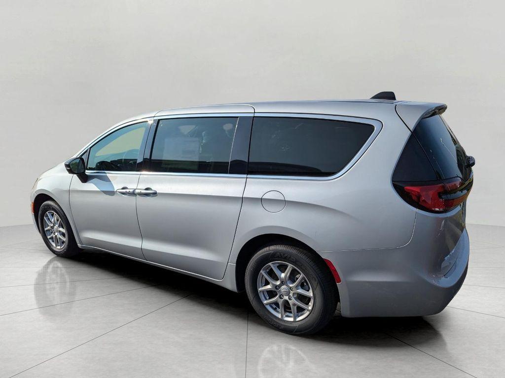 new 2026 Chrysler Pacifica car, priced at $41,664