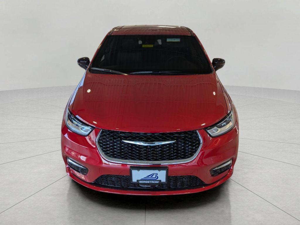 new 2026 Chrysler Pacifica car, priced at $43,461