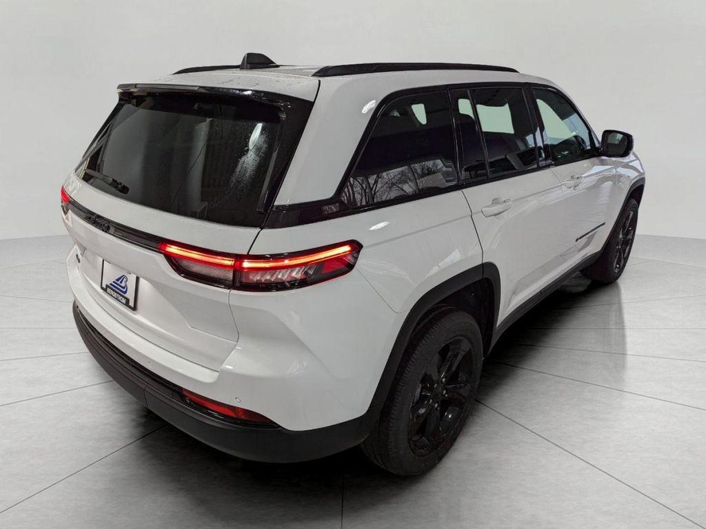 new 2025 Jeep Grand Cherokee car, priced at $39,475