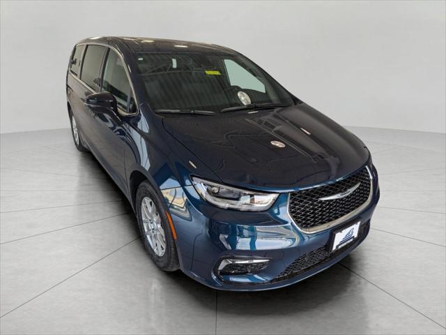 new 2025 Chrysler Pacifica car, priced at $44,734