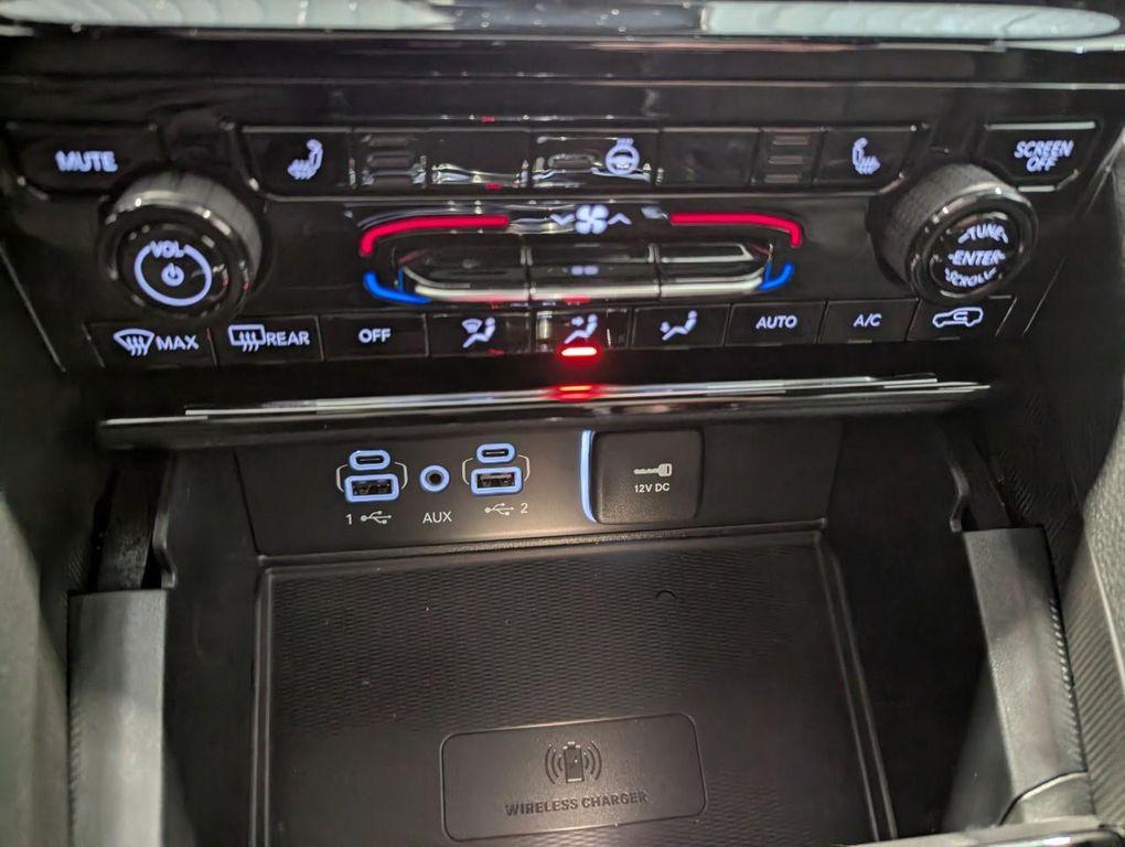 new 2025 Jeep Grand Cherokee car, priced at $43,701