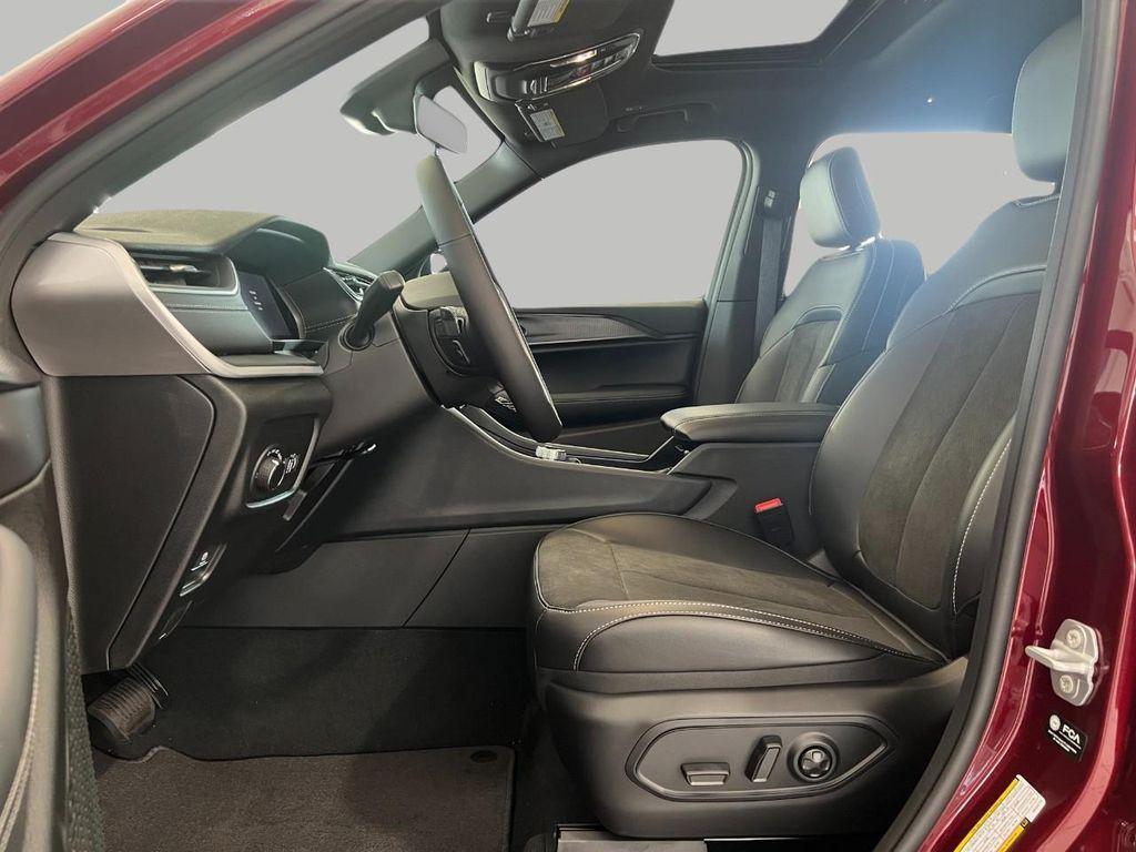 new 2025 Jeep Grand Cherokee L car, priced at $43,435