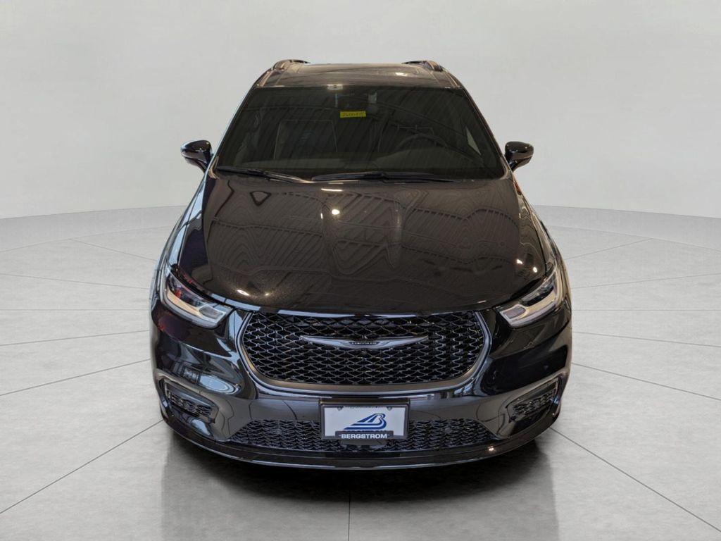 new 2026 Chrysler Pacifica car, priced at $53,202
