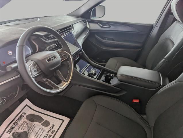 new 2025 Jeep Grand Cherokee car, priced at $39,262