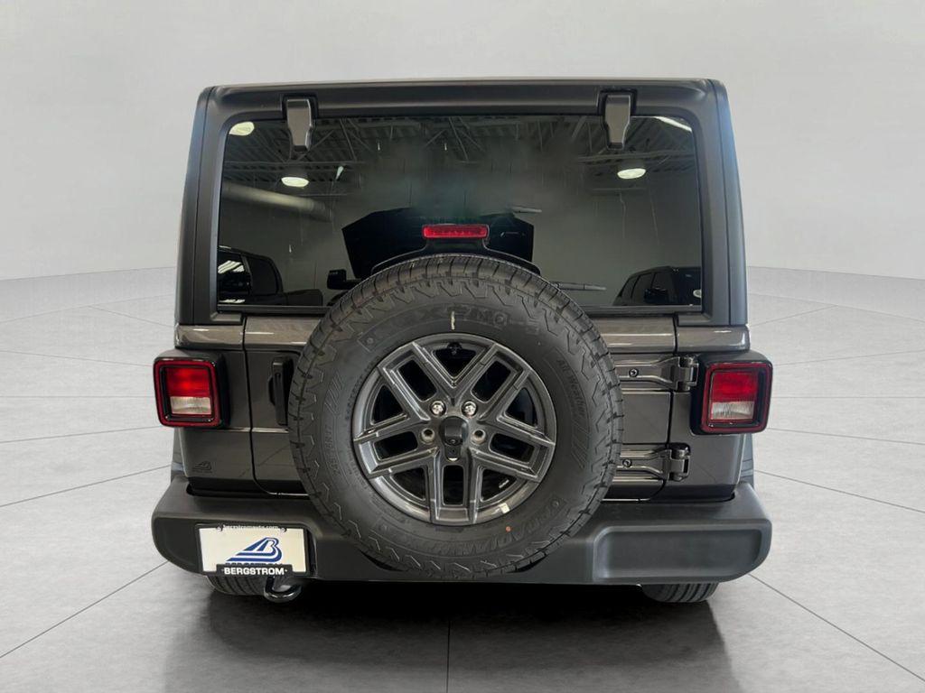 new 2025 Jeep Wrangler car, priced at $46,005