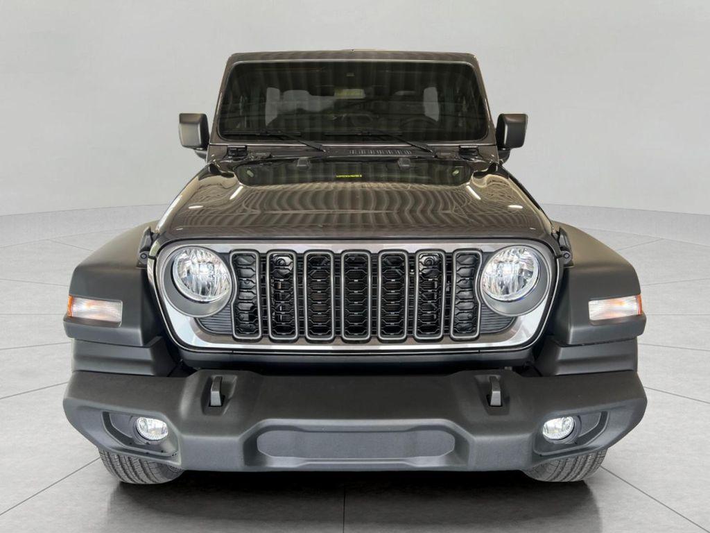 new 2025 Jeep Wrangler car, priced at $46,005