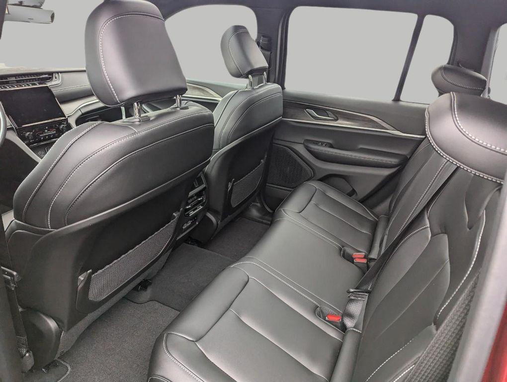 new 2025 Jeep Grand Cherokee car, priced at $48,221