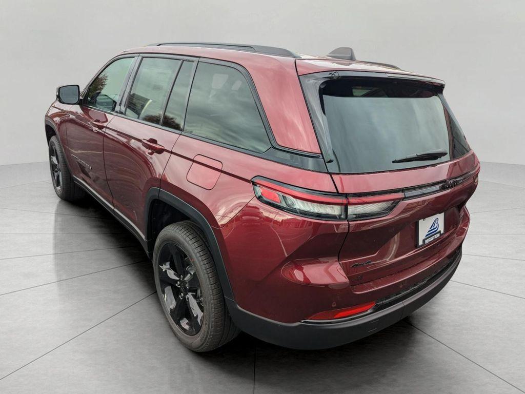 new 2025 Jeep Grand Cherokee car, priced at $48,221