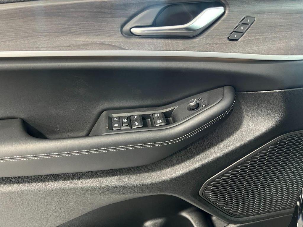 new 2025 Jeep Grand Cherokee car, priced at $48,235