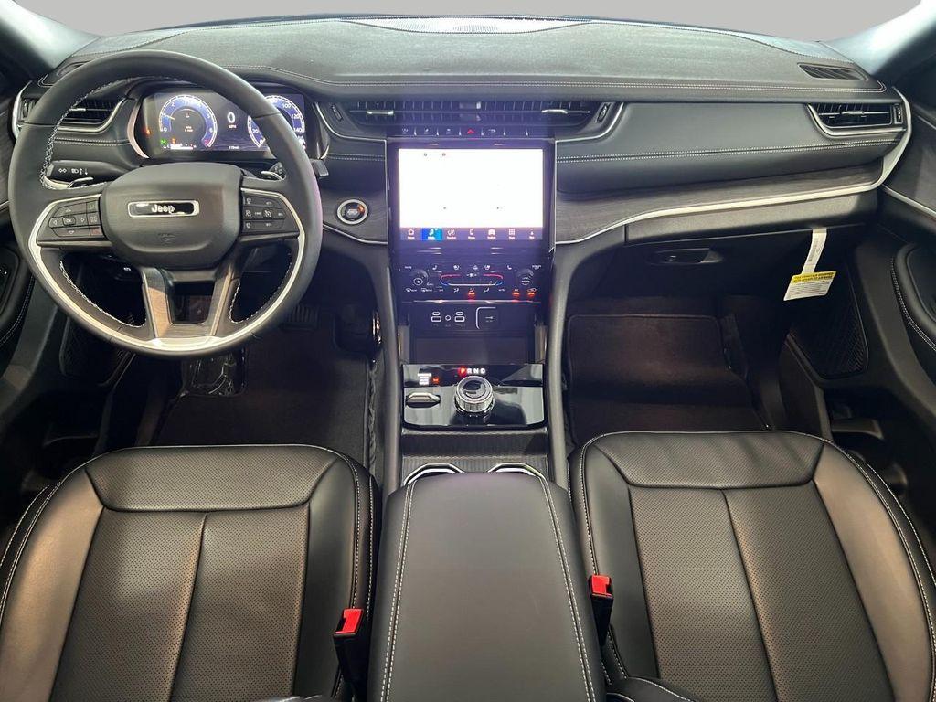 new 2025 Jeep Grand Cherokee car, priced at $48,235