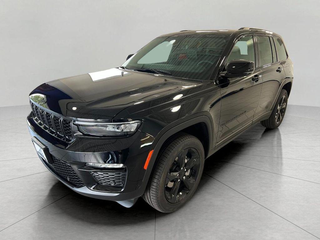 new 2025 Jeep Grand Cherokee car, priced at $48,235