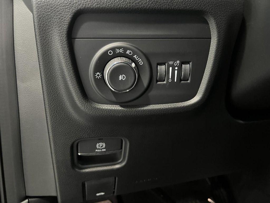 new 2025 Jeep Grand Cherokee car, priced at $48,235