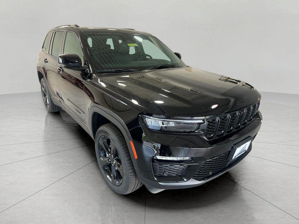 new 2025 Jeep Grand Cherokee car, priced at $48,235
