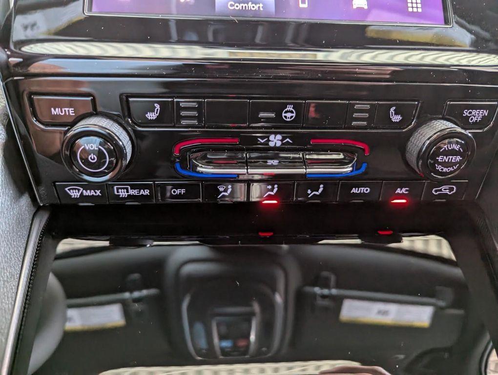 new 2025 Jeep Grand Cherokee L car, priced at $43,934