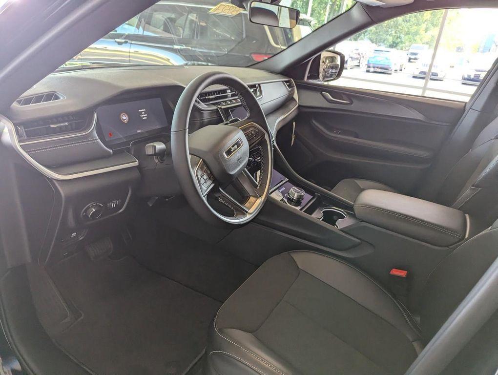 new 2025 Jeep Grand Cherokee L car, priced at $43,934
