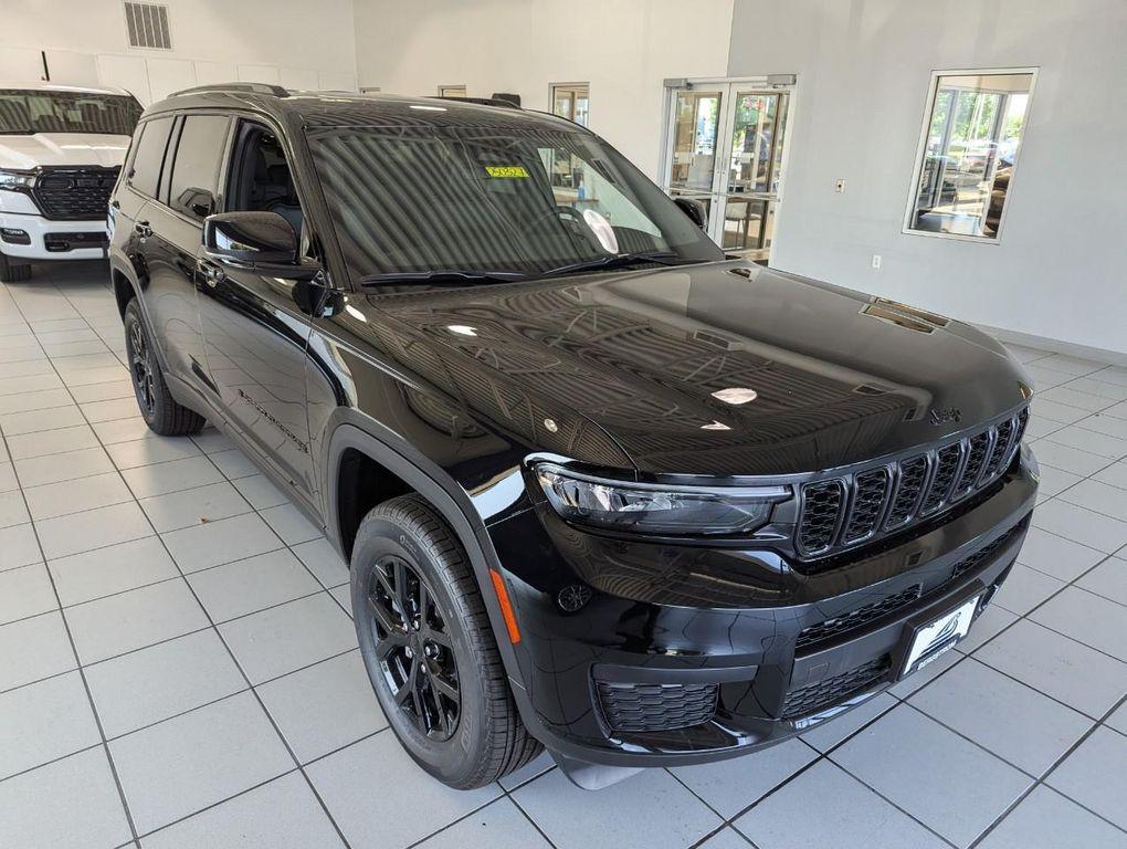 new 2025 Jeep Grand Cherokee L car, priced at $43,933