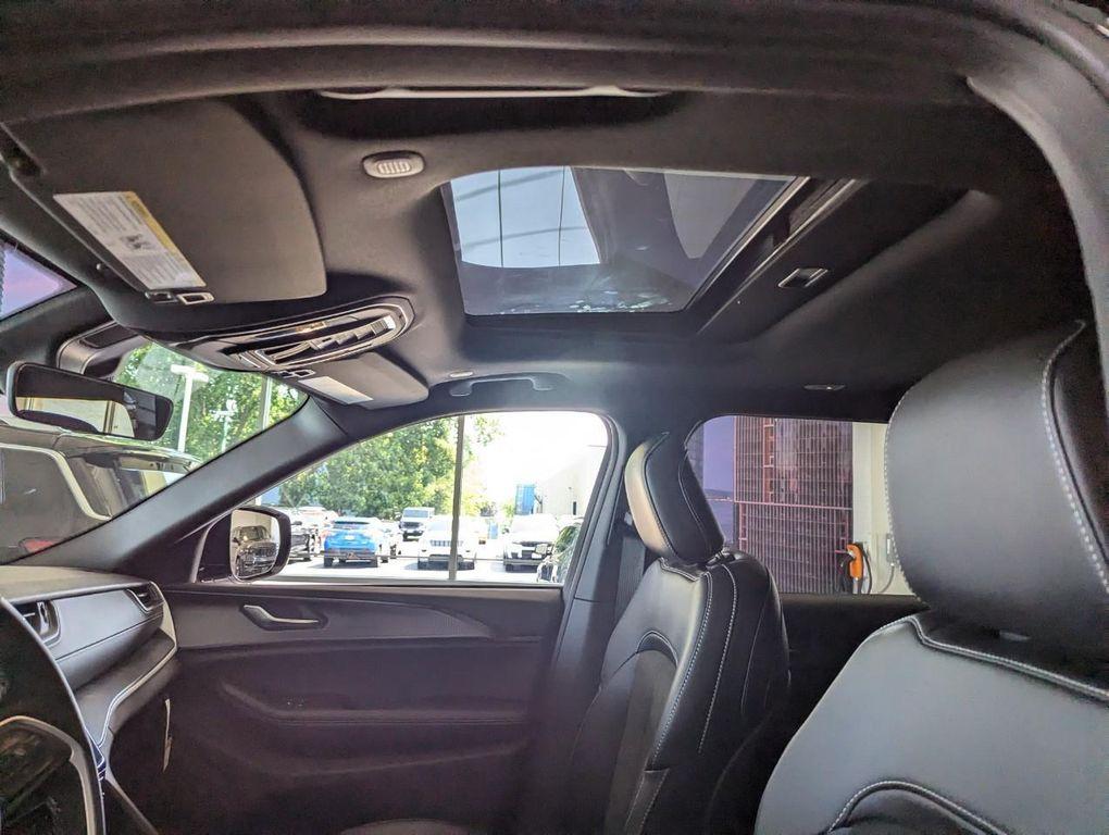 new 2025 Jeep Grand Cherokee L car, priced at $43,934