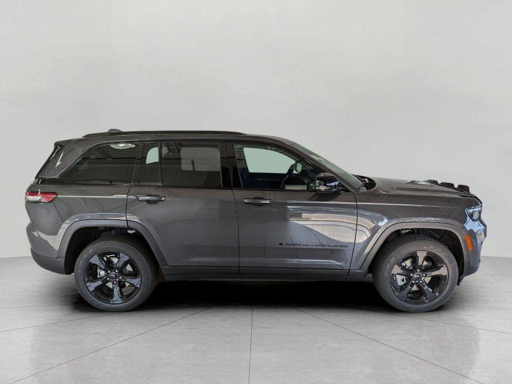 new 2025 Jeep Grand Cherokee car, priced at $48,103