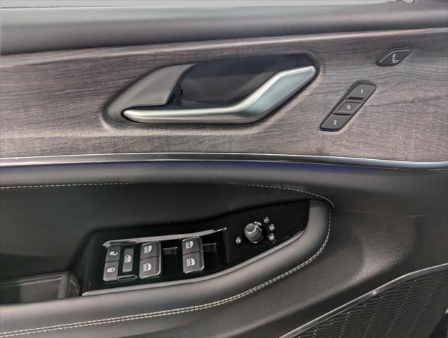 new 2025 Jeep Grand Cherokee car, priced at $61,664