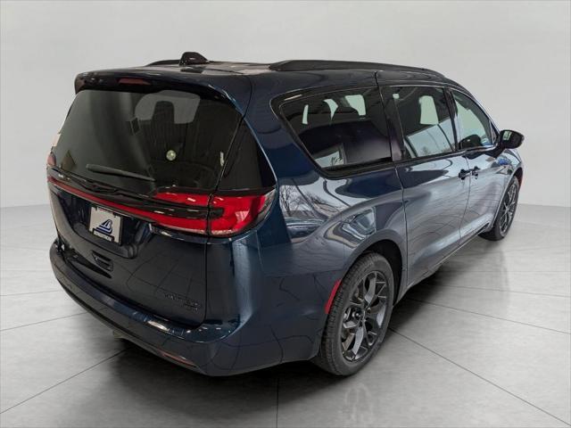 new 2025 Chrysler Pacifica car, priced at $48,972