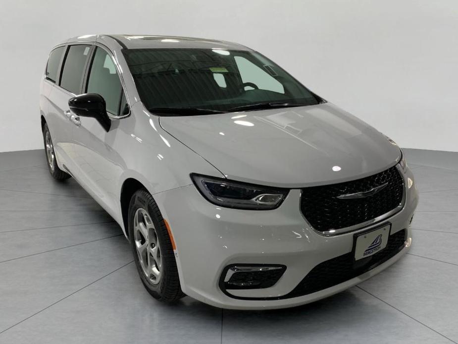 new 2024 Chrysler Pacifica car, priced at $50,075
