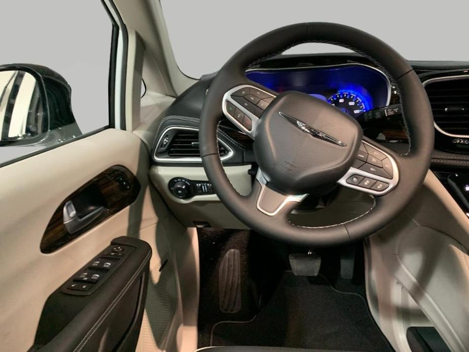 new 2024 Chrysler Pacifica car, priced at $49,325