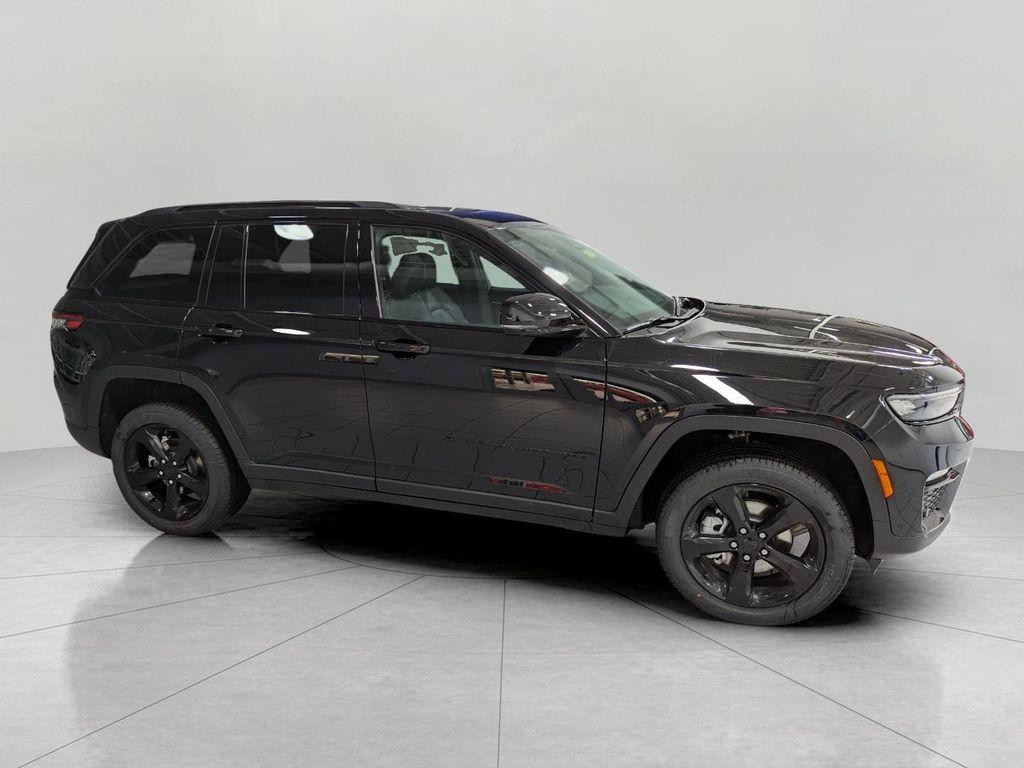 new 2025 Jeep Grand Cherokee car, priced at $46,035