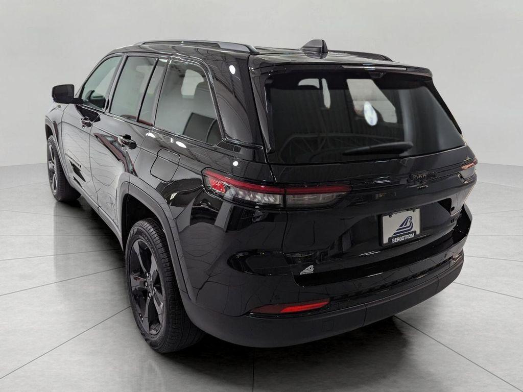 new 2025 Jeep Grand Cherokee car, priced at $46,035