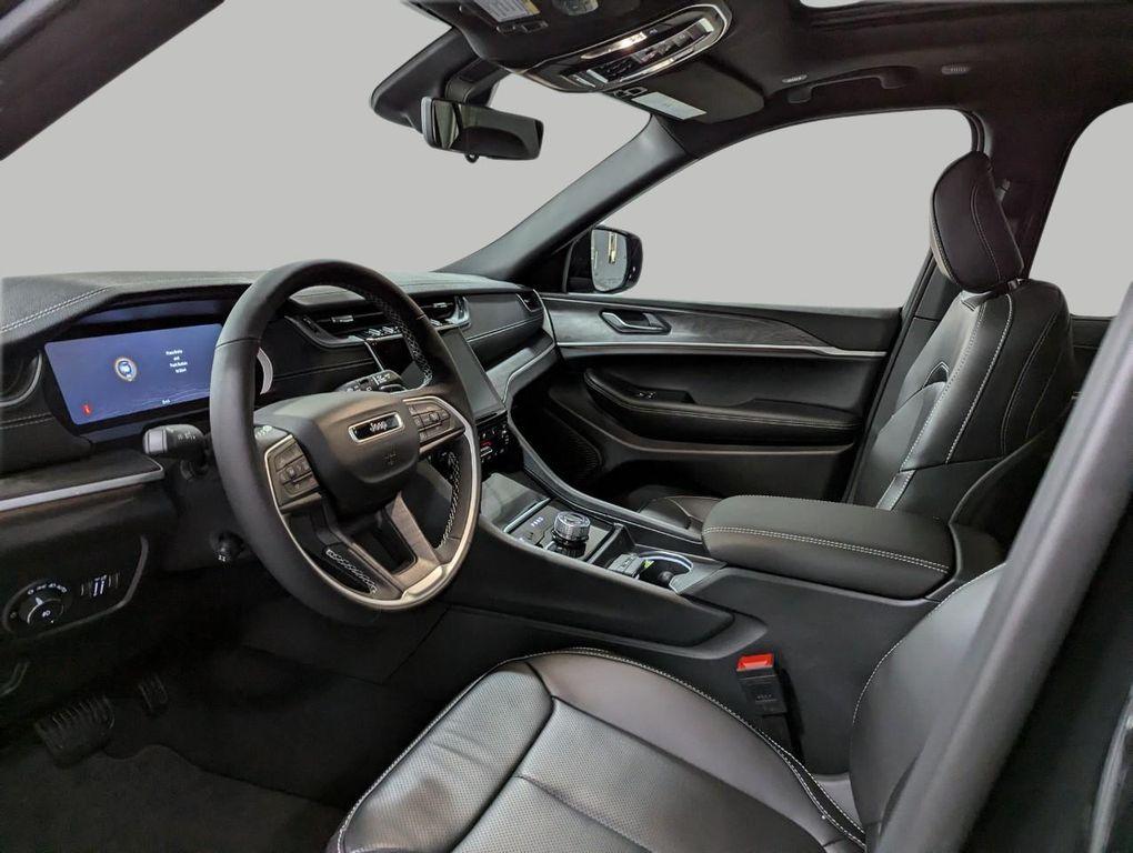 new 2025 Jeep Grand Cherokee car, priced at $46,035