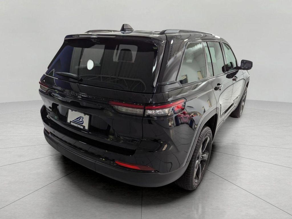 new 2025 Jeep Grand Cherokee car, priced at $46,035