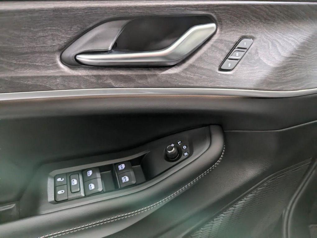 new 2025 Jeep Grand Cherokee car, priced at $46,035