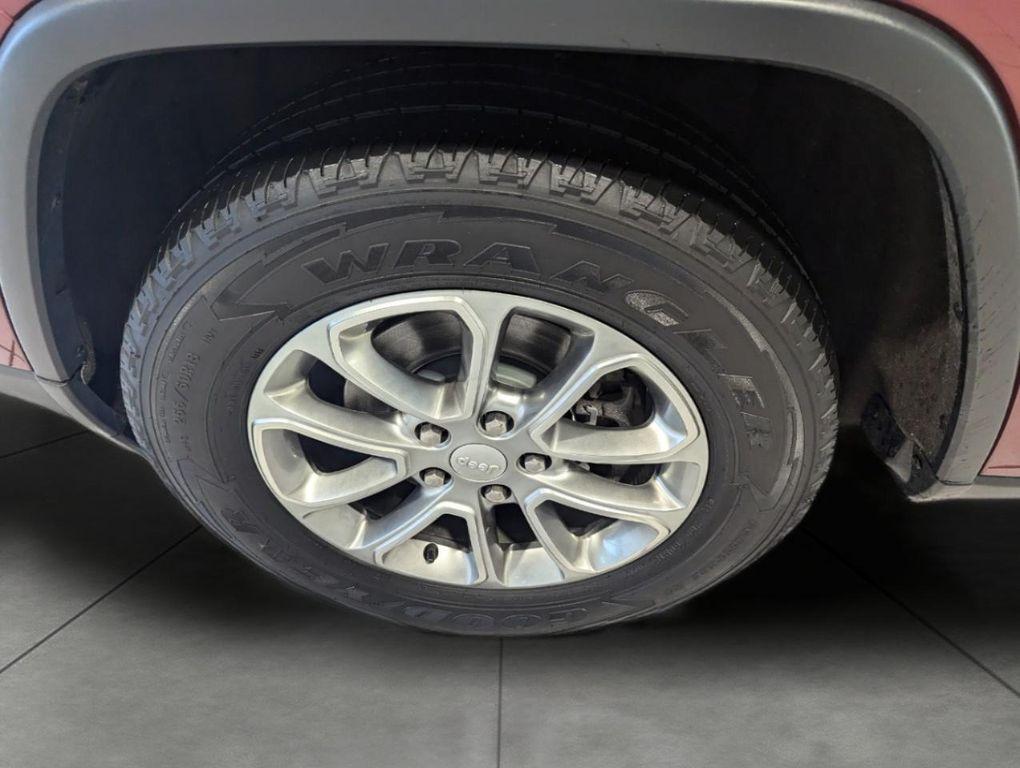 used 2014 Jeep Grand Cherokee car, priced at $14,000