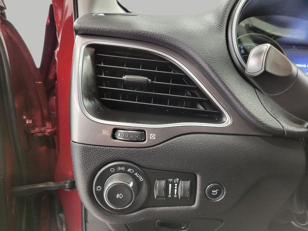 used 2021 Jeep Cherokee car, priced at $23,401