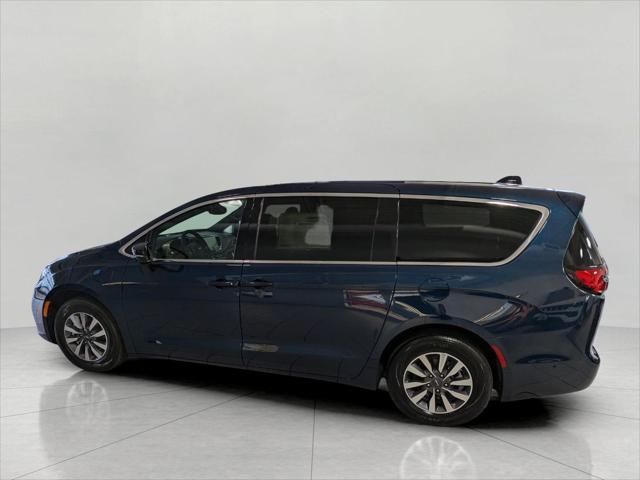 new 2025 Chrysler Pacifica Hybrid car, priced at $51,601