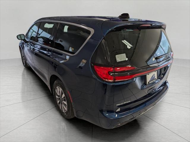 new 2025 Chrysler Pacifica Hybrid car, priced at $51,601