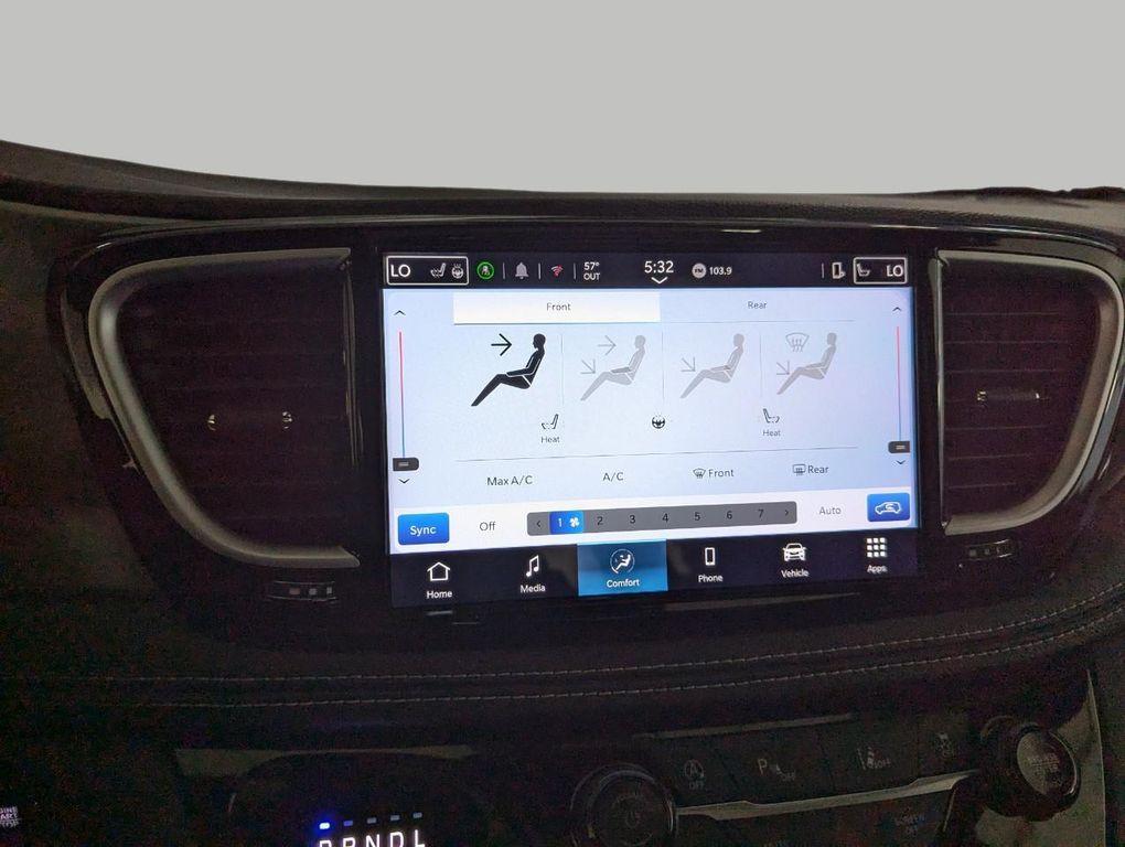 new 2025 Chrysler Pacifica car, priced at $39,895