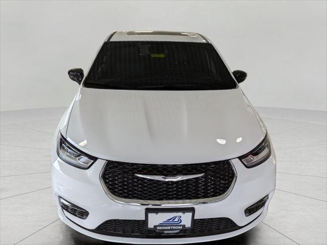new 2025 Chrysler Pacifica car, priced at $49,035