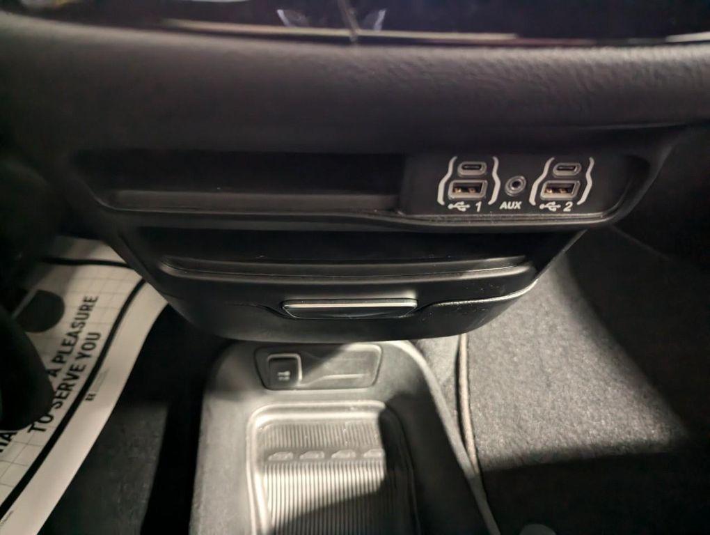 new 2025 Chrysler Pacifica car, priced at $39,895