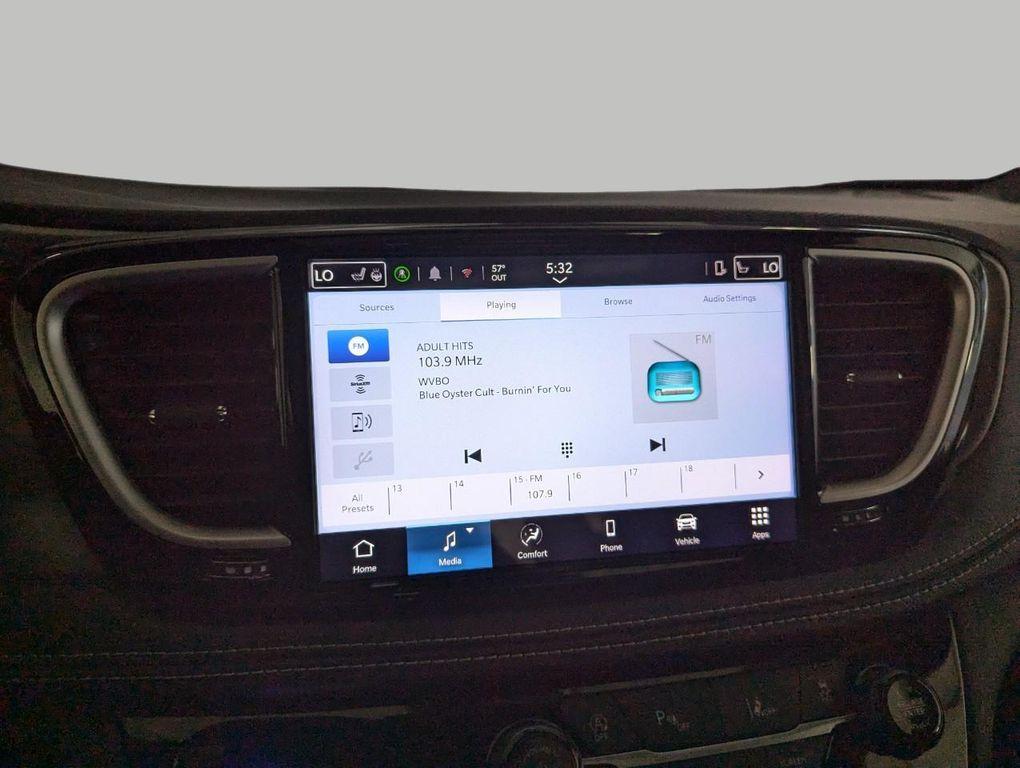 new 2025 Chrysler Pacifica car, priced at $39,895