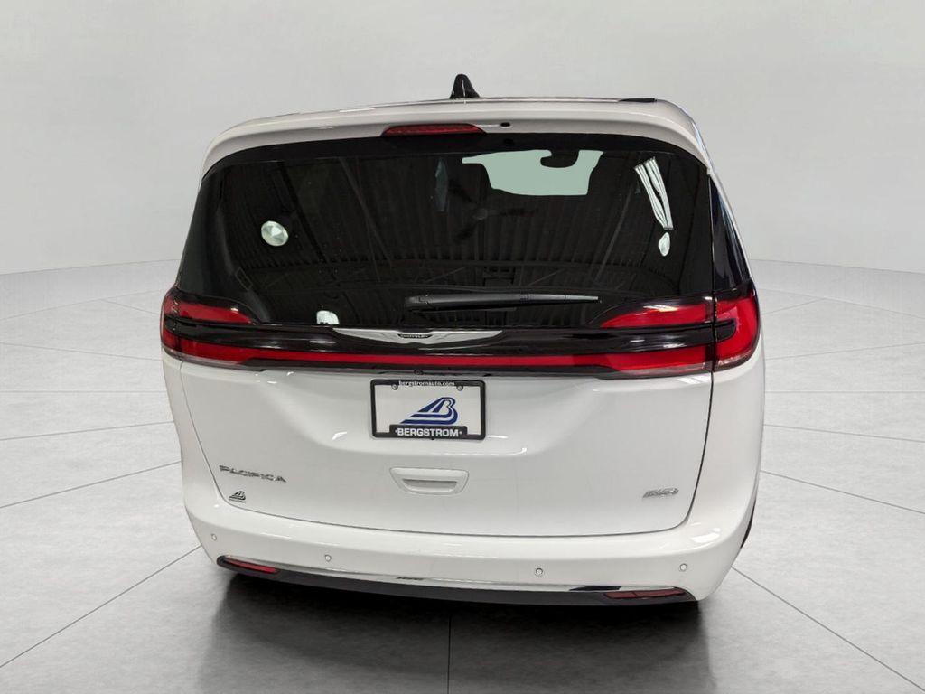 new 2025 Chrysler Pacifica car, priced at $39,895