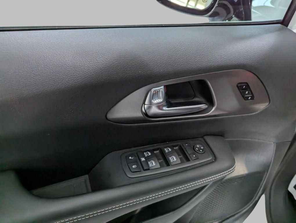 new 2025 Chrysler Pacifica car, priced at $39,895