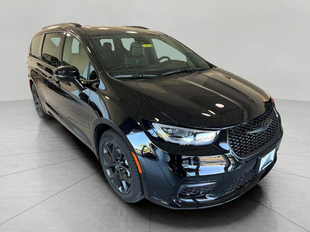 new 2026 Chrysler Pacifica car, priced at $51,802