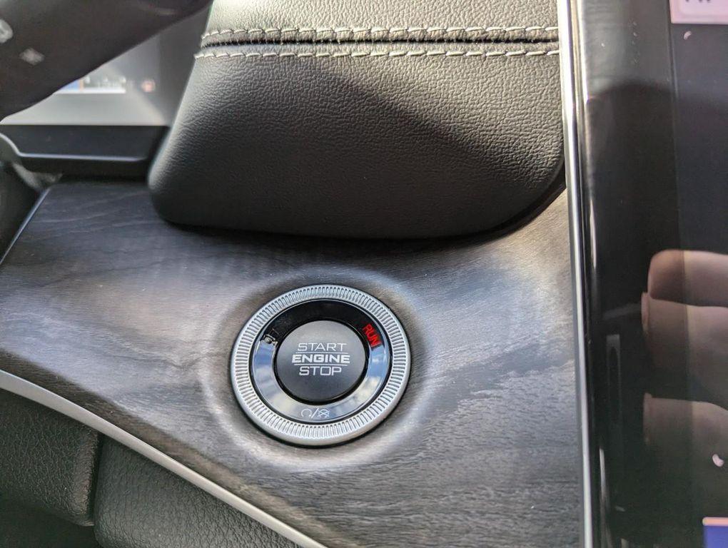 new 2025 Jeep Grand Cherokee car, priced at $48,221