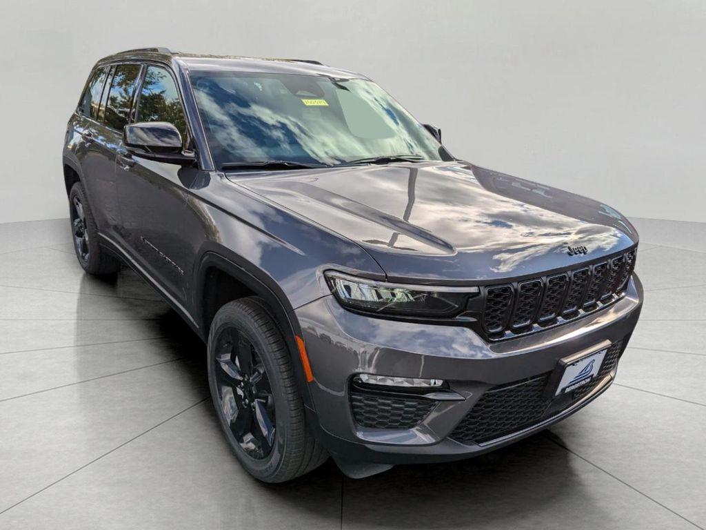 new 2025 Jeep Grand Cherokee car, priced at $48,221